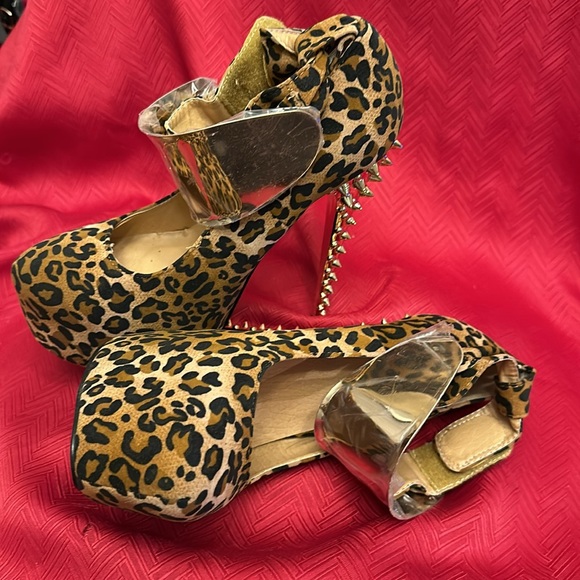 Machi Animal Print 6” Olatform Stilettos. Size 7.5 - Picture 4 of 4